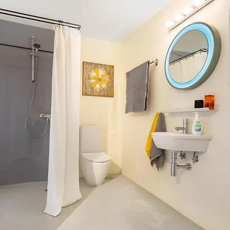 Arty Studio In A Farm House * Sobral da Abelheira